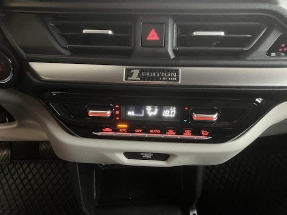 Vehicle image 10 Vehicle image 10