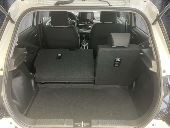 Vehicle image 13 Vehicle image 13