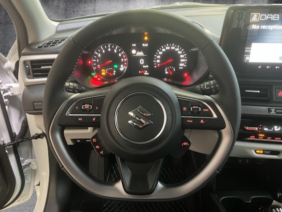 Vehicle image 6 Vehicle image 6