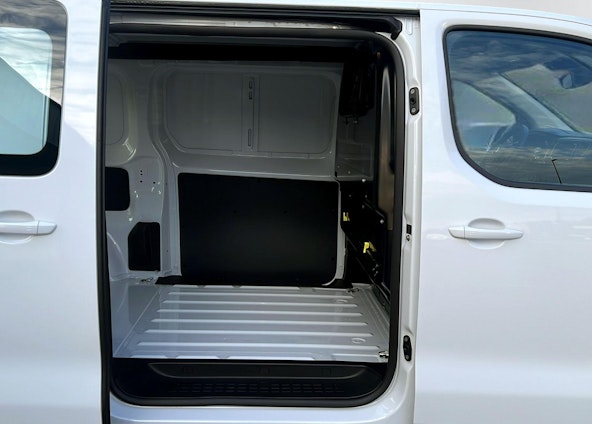 Vehicle image 10 Vehicle image 10