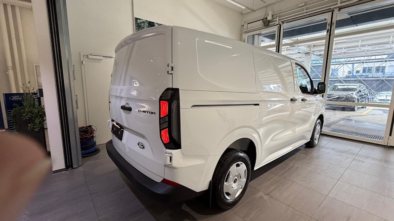 Vehicle image FORD TRANSIT CUSTOM