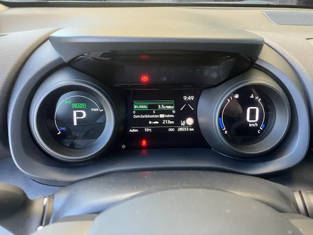 Toyota Yaris 1.5 VVT-i HSD Trend