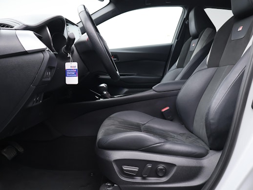 TOYOTA C-HR 2.0 VVTi HSD GR Sport 2