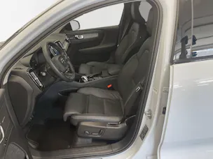 Volvo XC40 2.0 B4 MH Plus Dark
