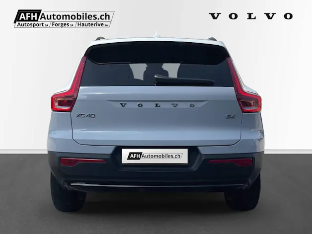 Volvo XC40 2.0 B4 MH Plus Dark