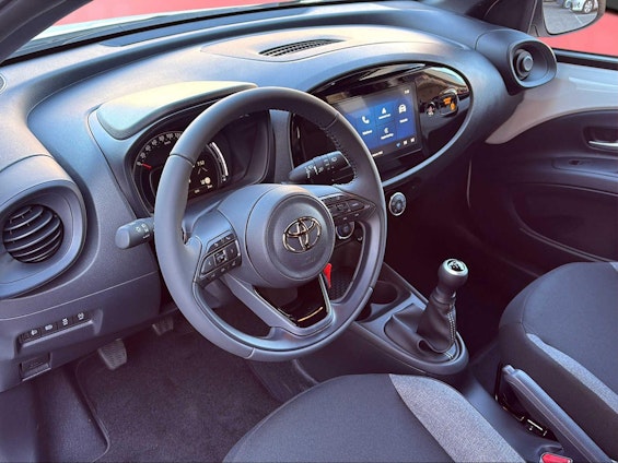 Vehicle image 22