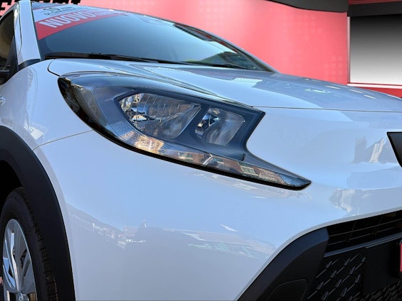Vehicle image 21