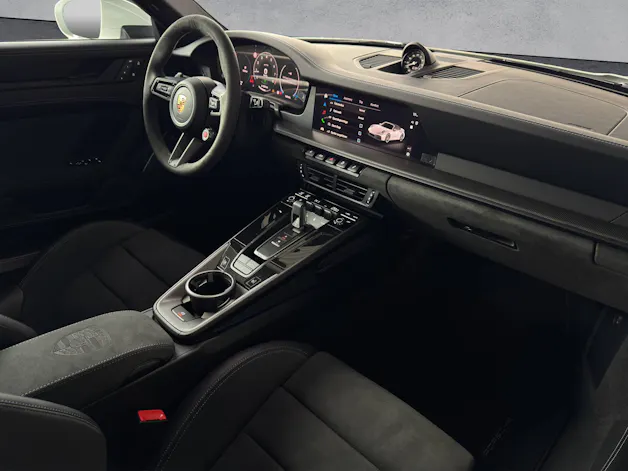 Porsche 911 Carrera 4 GTS Cabriolet