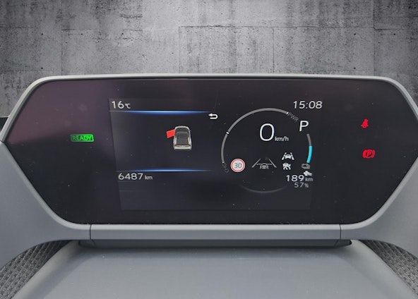 Vehicle image 6 Vehicle image 6