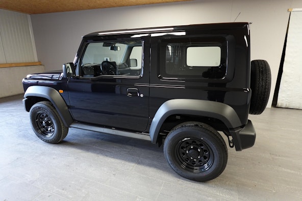 Vehicle image 11