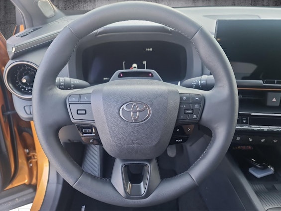 Vehicle image 4 Vehicle image 4