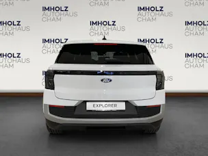 Ford Explorer Extended Range RWD