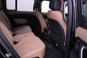 Vehicle image LAND ROVER Defender 130 3.0 D I6 300 X-Dynamic HSE "8 Plätzer"