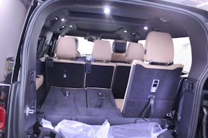 Vehicle image LAND ROVER Defender 130 3.0 D I6 300 X-Dynamic HSE "8 Plätzer"