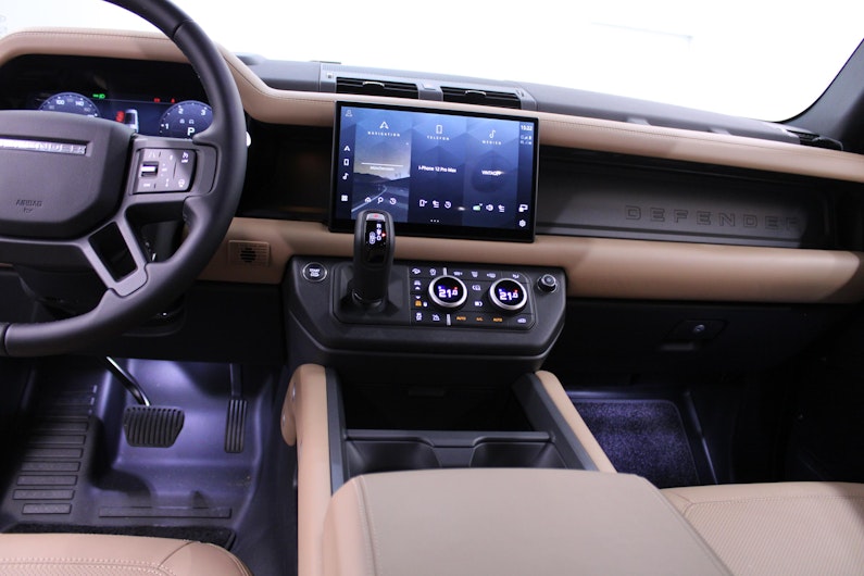 Vehicle image LAND ROVER DEFENDER