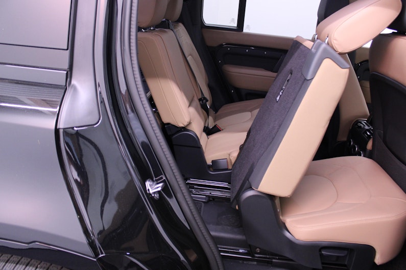 Vehicle image LAND ROVER DEFENDER