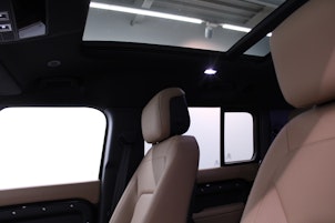 Vehicle image LAND ROVER Defender 130 3.0 D I6 300 X-Dynamic HSE "8 Plätzer"
