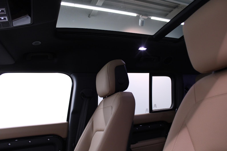 Vehicle image LAND ROVER DEFENDER