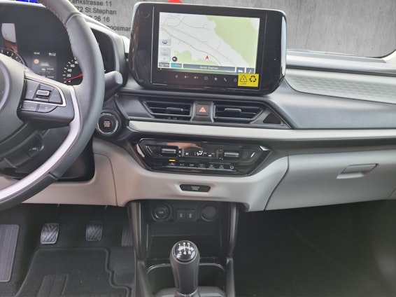 Vehicle image 33 Vehicle image 33