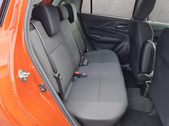 Vehicle image 38 Vehicle image 38