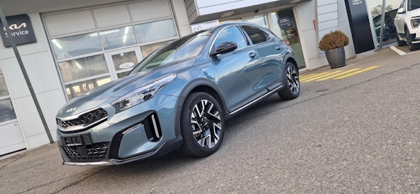 First vehicle image First vehicle image