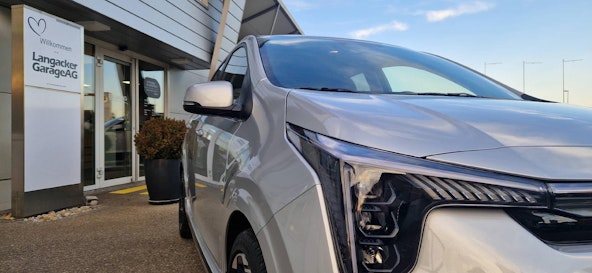 Vehicle image 14 Vehicle image 14