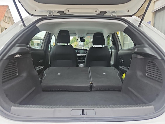 Vehicle image 9 Vehicle image 9