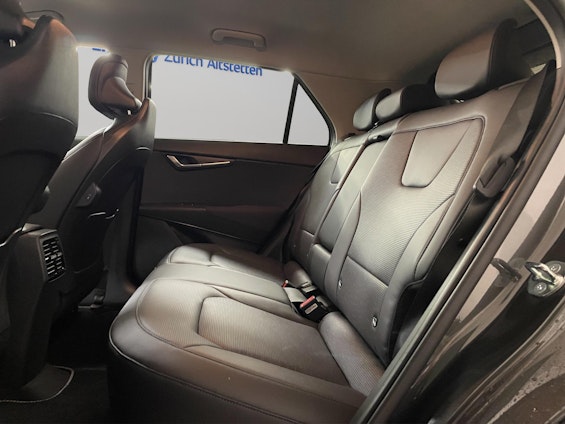 Vehicle image 6 Vehicle image 6