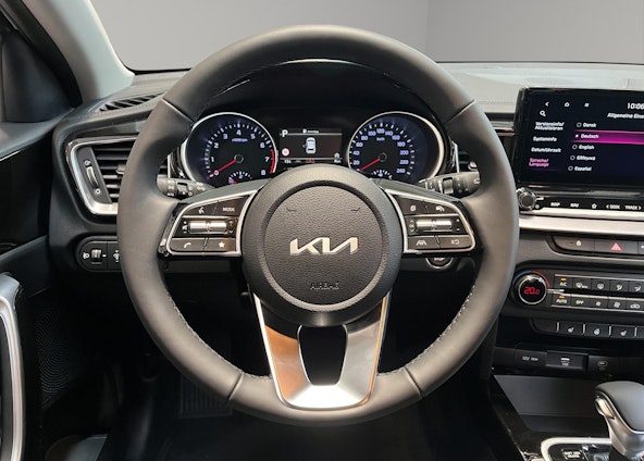 Vehicle image 4 Vehicle image 4