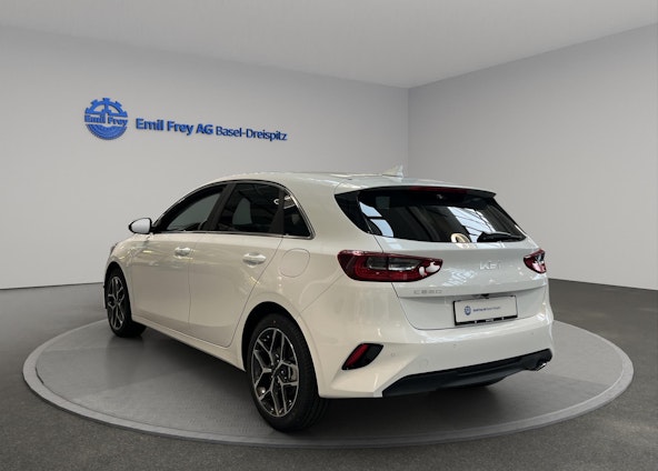 Vehicle image 6 Vehicle image 6