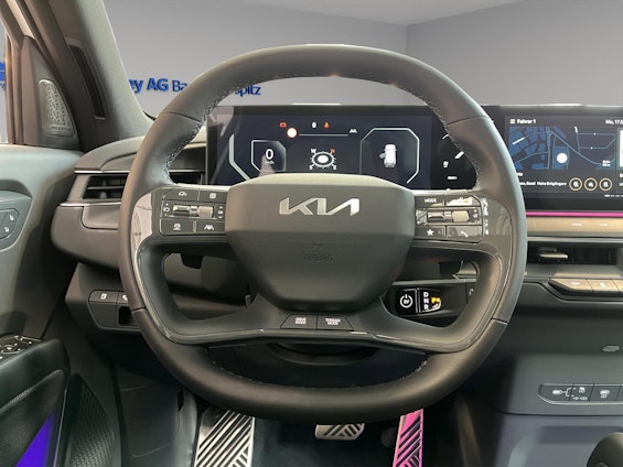 Vehicle image 4 Vehicle image 4