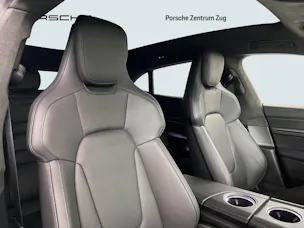 Porsche Taycan Turbo S Cross Turismo