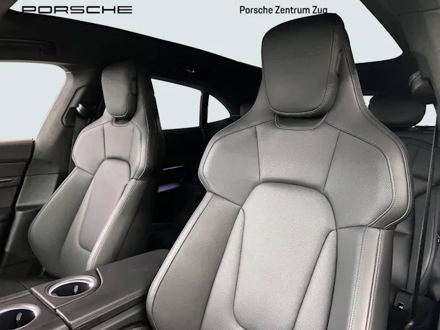 Porsche Taycan Turbo S Cross Turismo