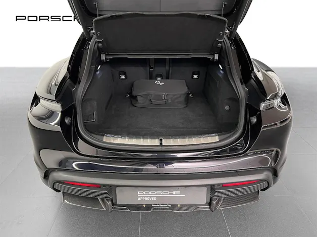 Porsche Taycan Turbo S Cross Turismo