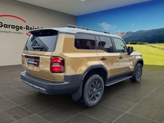 Vehicle image 4 Vehicle image 4