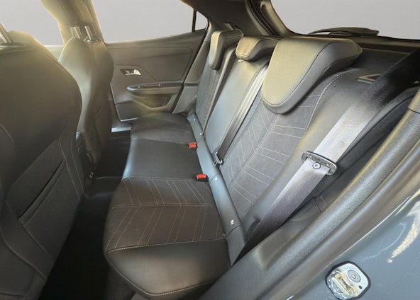 Vehicle image 10 Vehicle image 10