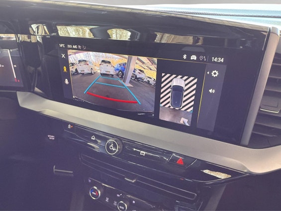 Vehicle image 30