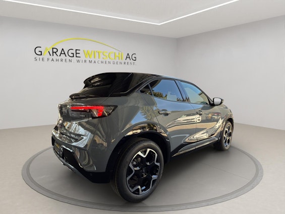 Vehicle image 4 Vehicle image 4