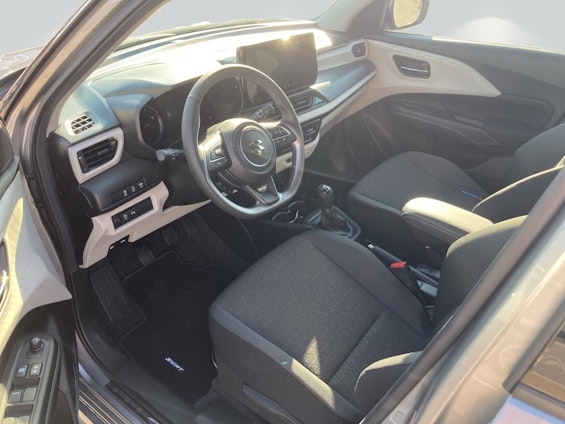 Vehicle image 6 Vehicle image 6