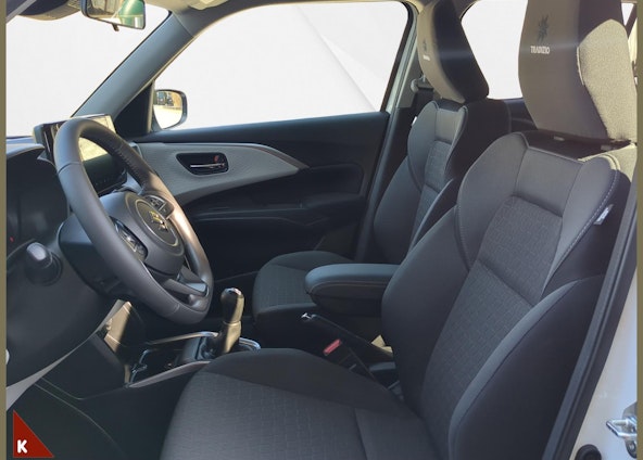 Vehicle image 8 Vehicle image 8