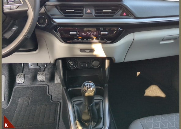 Vehicle image 14 Vehicle image 14