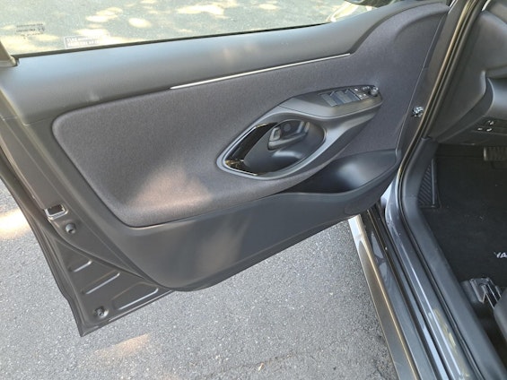 Vehicle image 16 Vehicle image 16