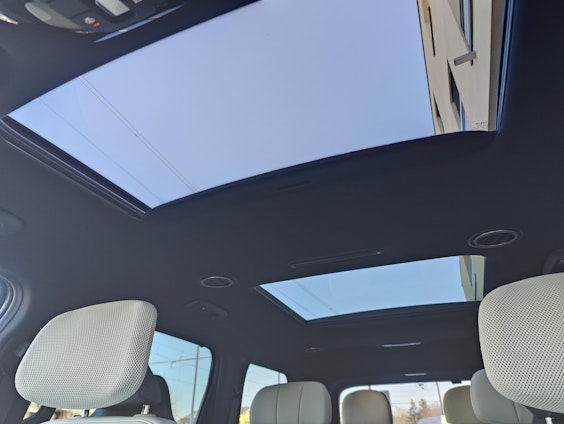 Vehicle image 16 Vehicle image 16