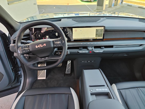 Vehicle image 14 Vehicle image 14