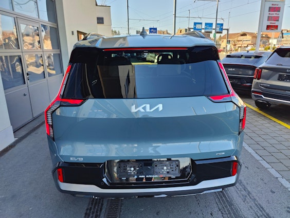 Vehicle image 6 Vehicle image 6