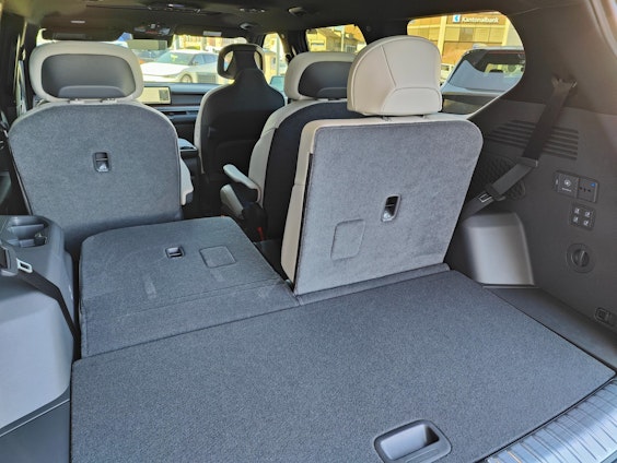 Vehicle image 18 Vehicle image 18