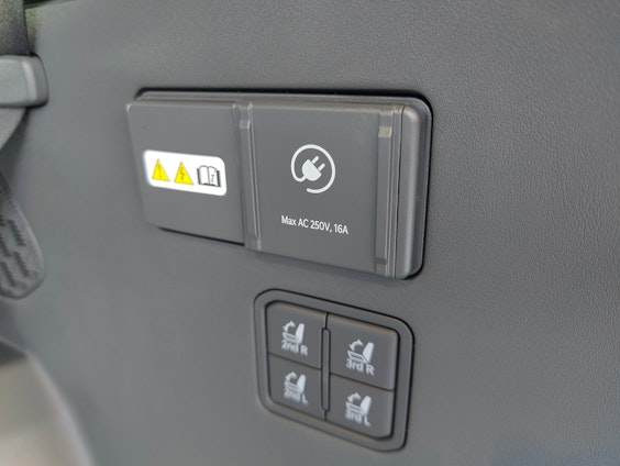 Vehicle image 19 Vehicle image 19