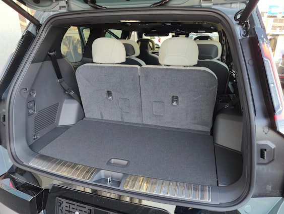 Vehicle image 17 Vehicle image 17