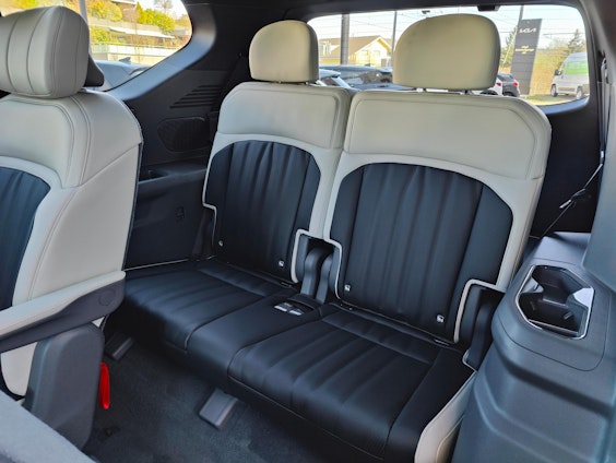 Vehicle image 15 Vehicle image 15