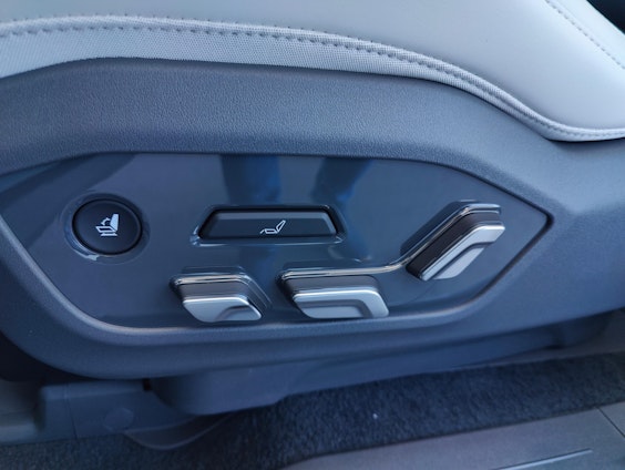 Vehicle image 11 Vehicle image 11